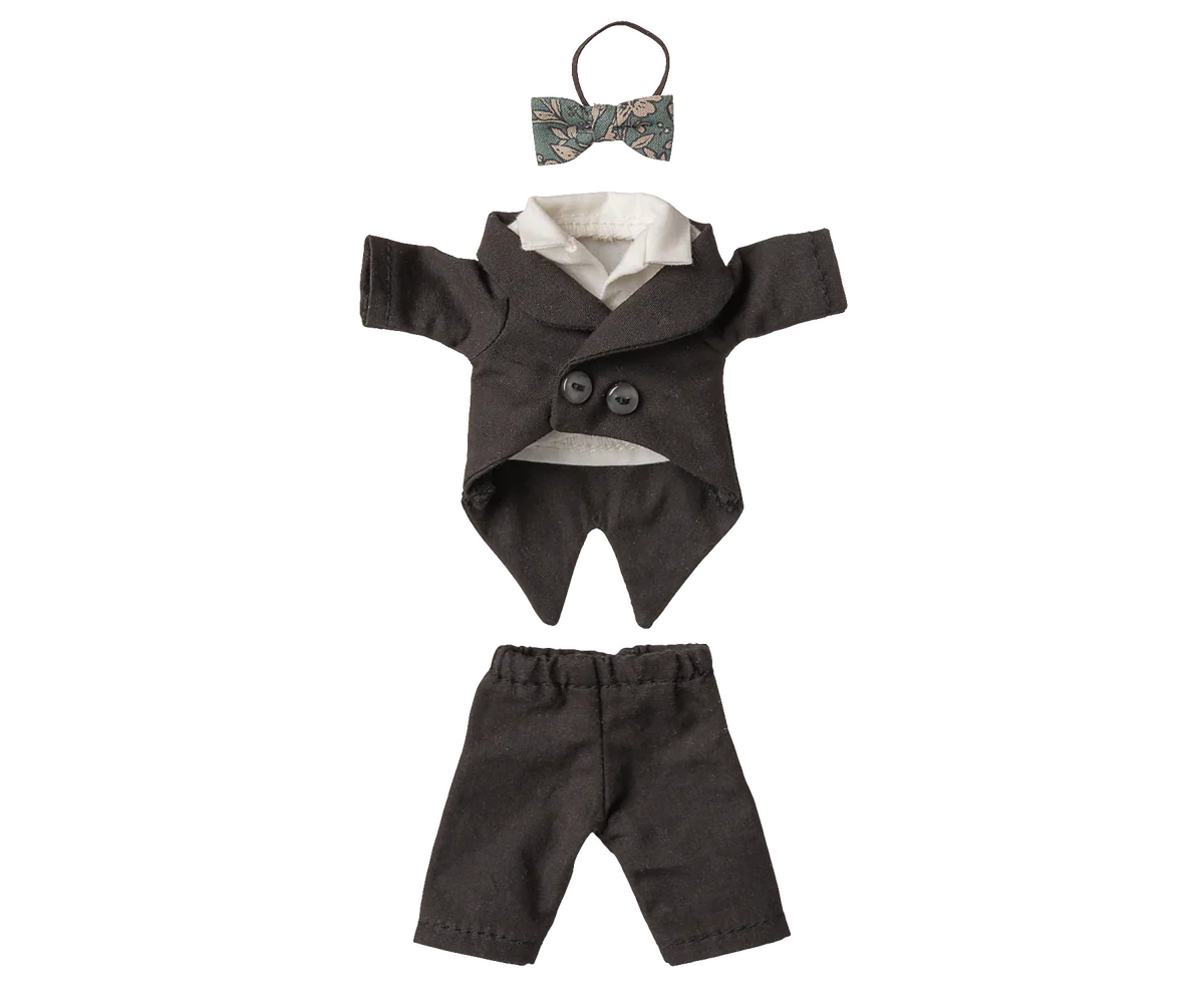 Pre-order: Maileg Wedding Suit, Dad Mouse (Expected arrival by: 06/15/26)