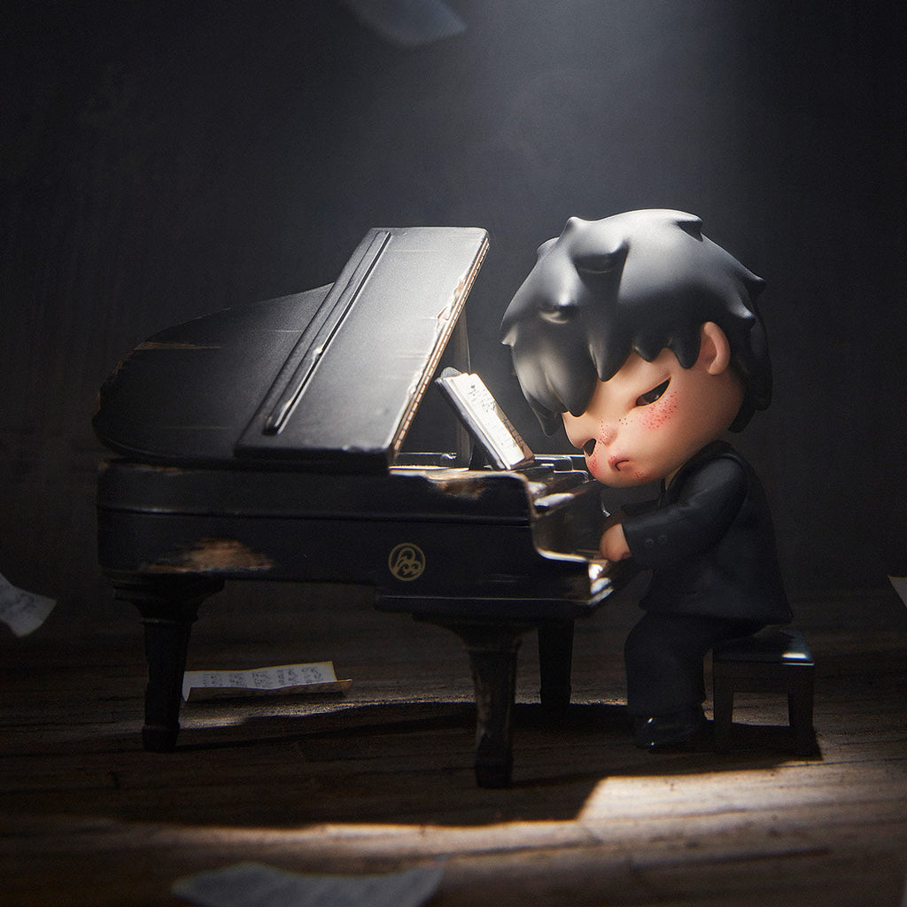 POP MART Hirono The Pianist 100% Figurine
